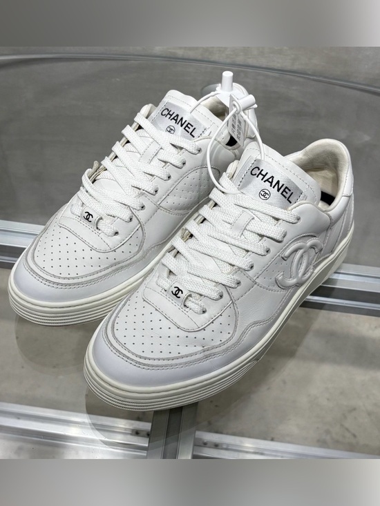 CHANEL Shoes - 🚩steal CHANEL White Leather Low-Top Sneakers with Embossed CC